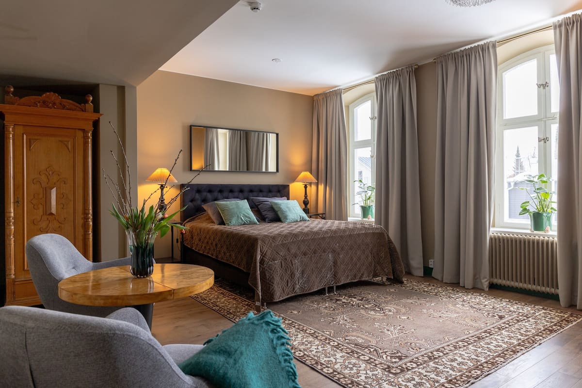 Romantic Studio Suite, City View