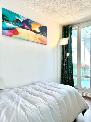 3 bedrooms, iron/ironing board, travel crib, free WiFi - Appartement 3 Chambres Avec lit Doubles (Cergy)