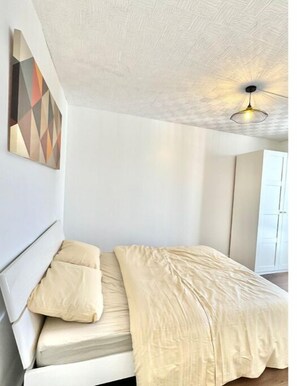 3 bedrooms, iron/ironing board, travel crib, free WiFi - Appartement 3 Chambres Avec lit Doubles (Cergy)