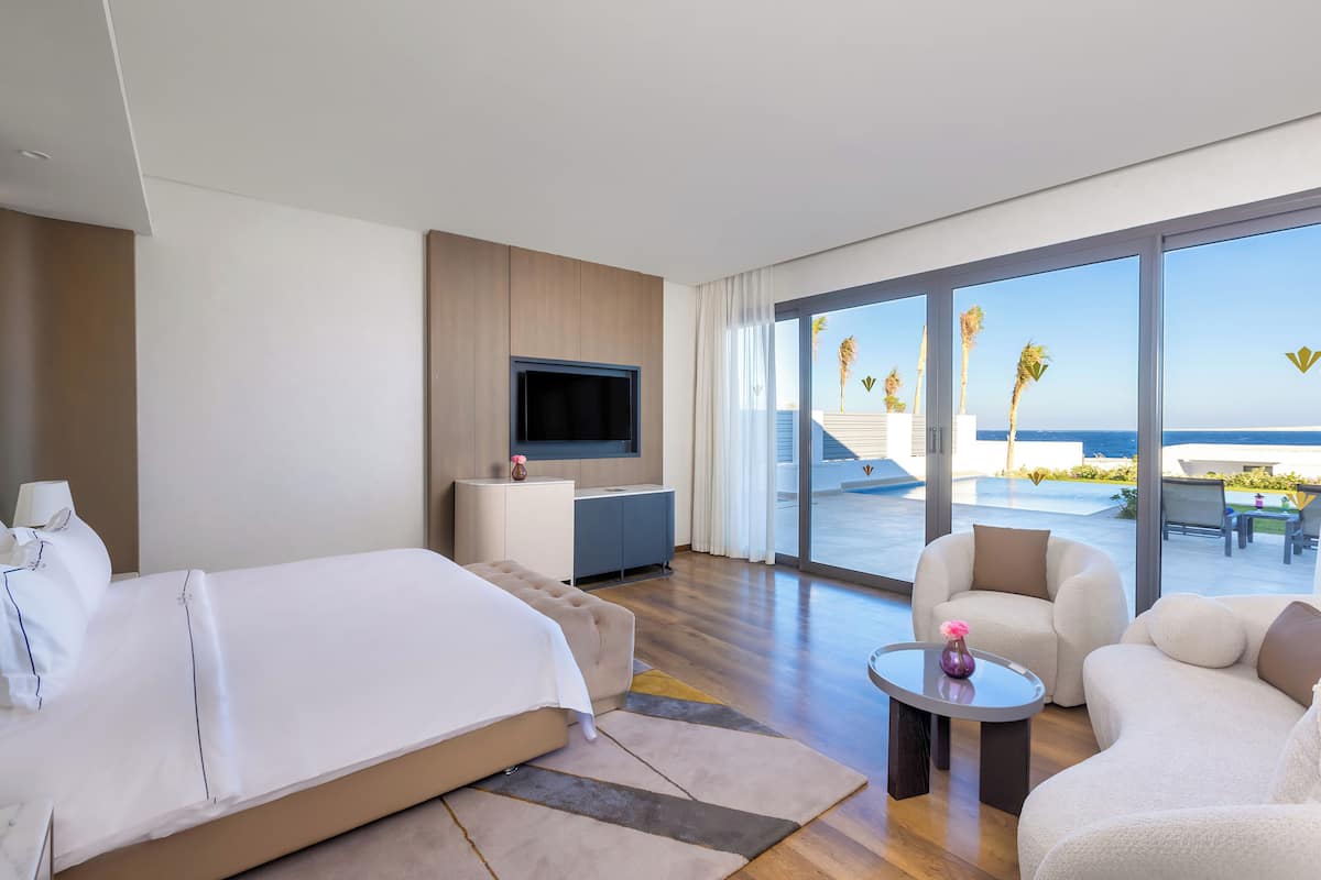 Premium Villa | Free minibar, in-room safe, desk, laptop workspace