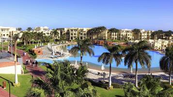 3 piscinas externas