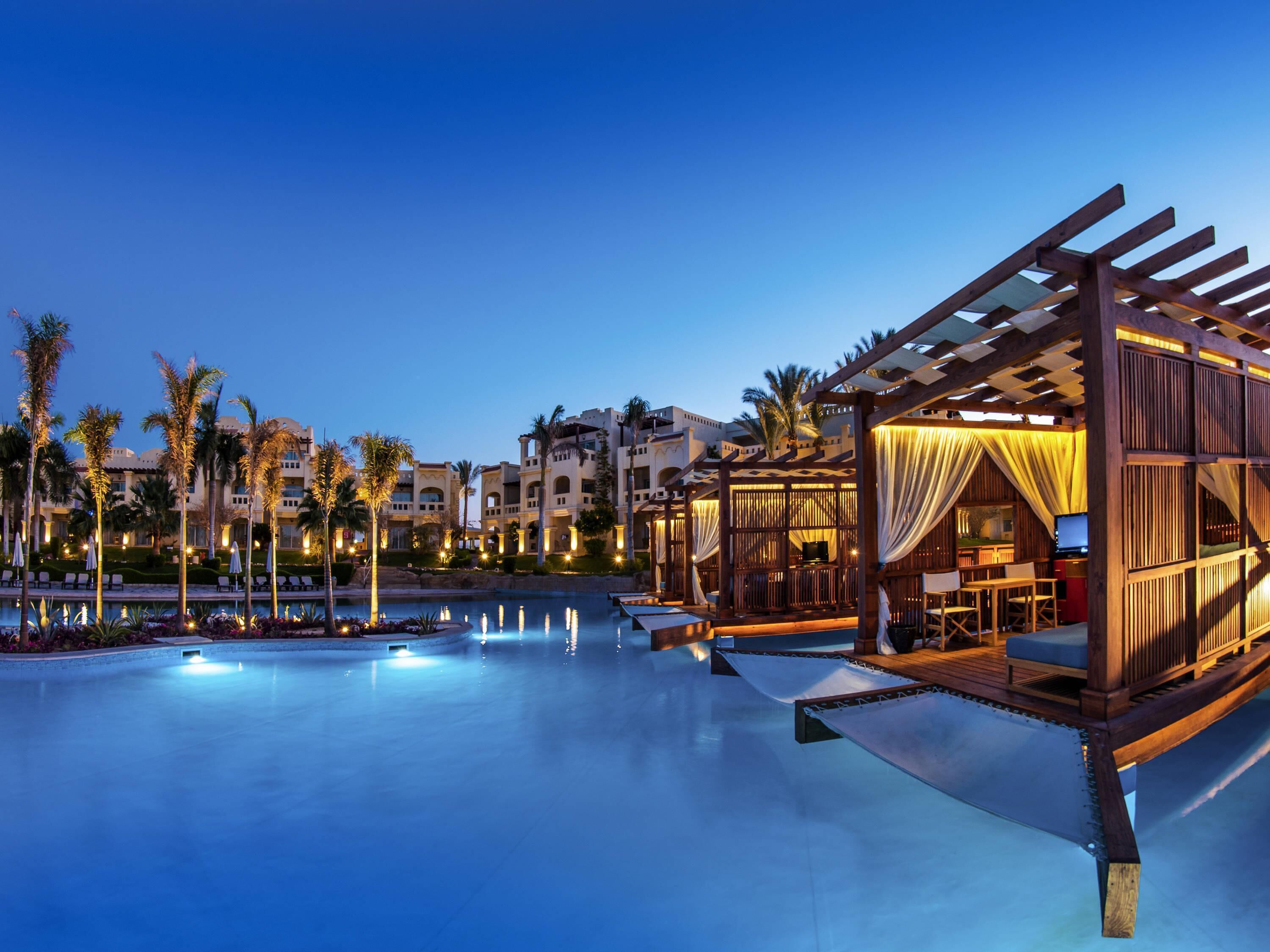 3 outdoor pools
