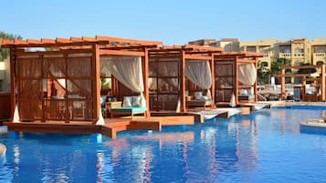 5 bar/lounge, bar tepi kolam renang dan bar pantai