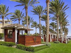 5 bares, bar junto a la piscina, bar en la playa