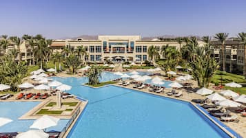 3 piscinas al aire libre