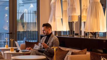 Bar (in der Unterkunft)