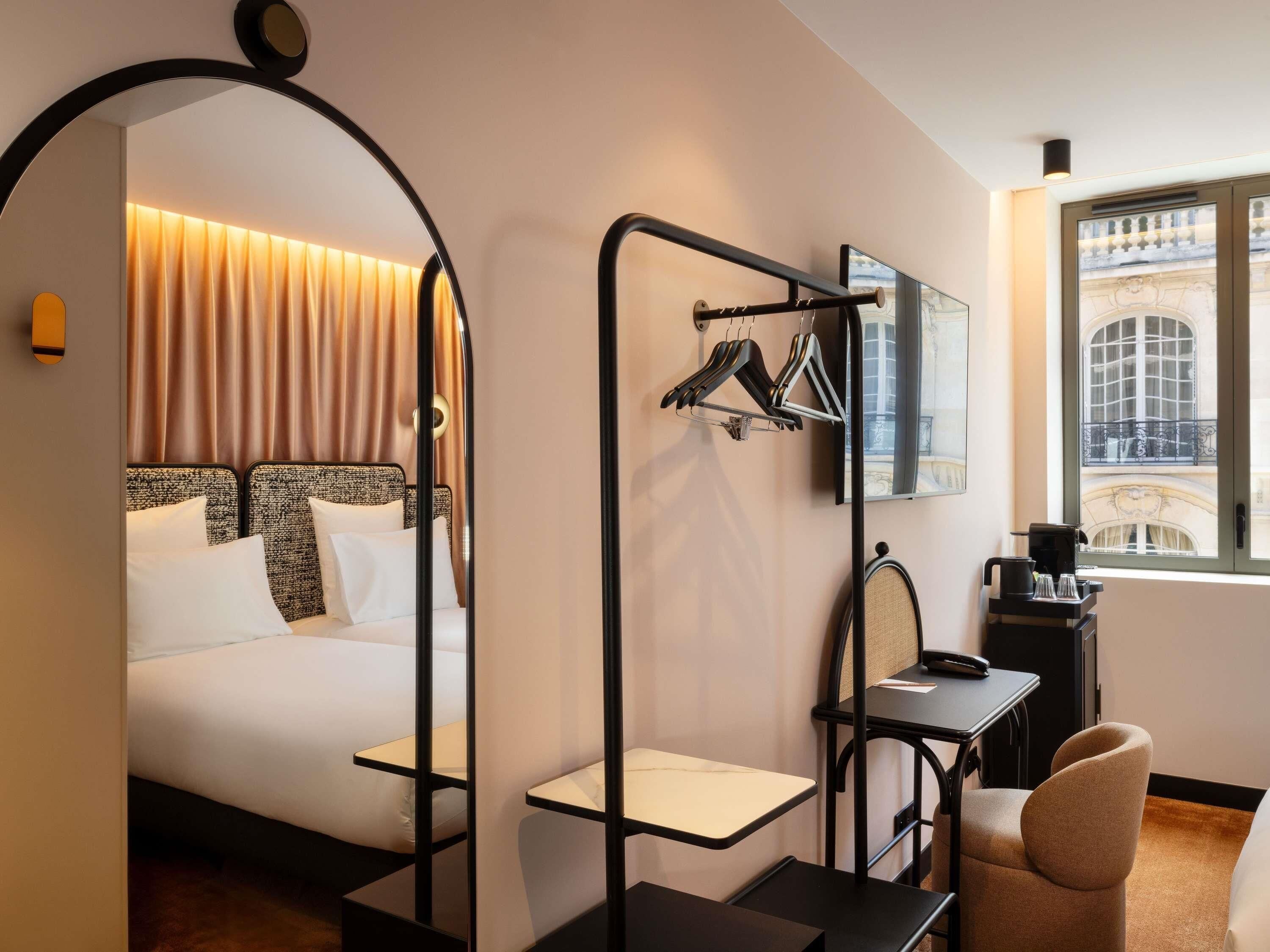 Habitación superior, 2 camas individuales | Ropa de cama de alta calidad y colchones con acolchado adicional