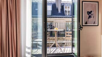 Quarto luxo, 1 cama King, sacada (Eiffel Tower View) | Roupas de cama premium, camas com colchões pillow-top