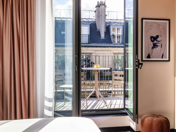 Deluxe Room, 1 King Bed, Balcony (Eiffel Tower View) | Premium bedding, pillowtop beds, in-room safe, desk