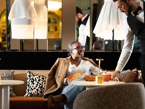 Bar (on property) - Hotel Maison Hamelin Paris - Handwritten Collection (Paris)