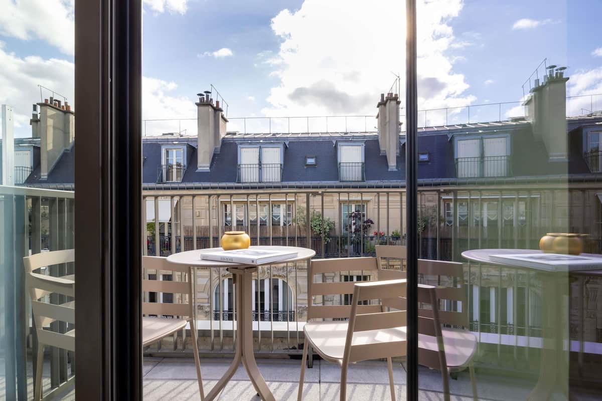 Deluxe-rum - 1 queensize-säng - balkong (Eiffel Tower View) | Sängtillbehör av högsta kvalitet och bäddmadrasser