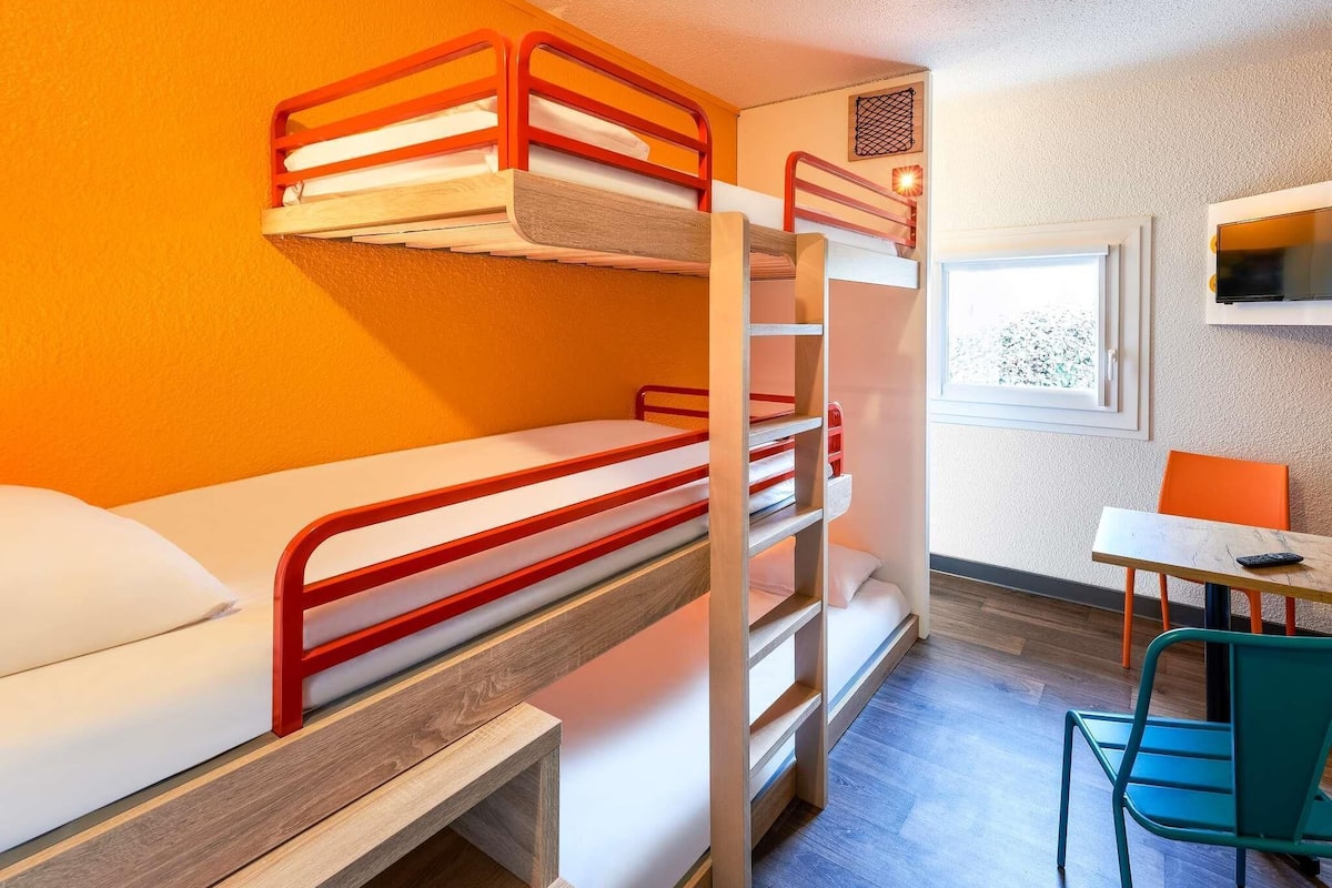 Room, 1 Double Bed | Soundproofing