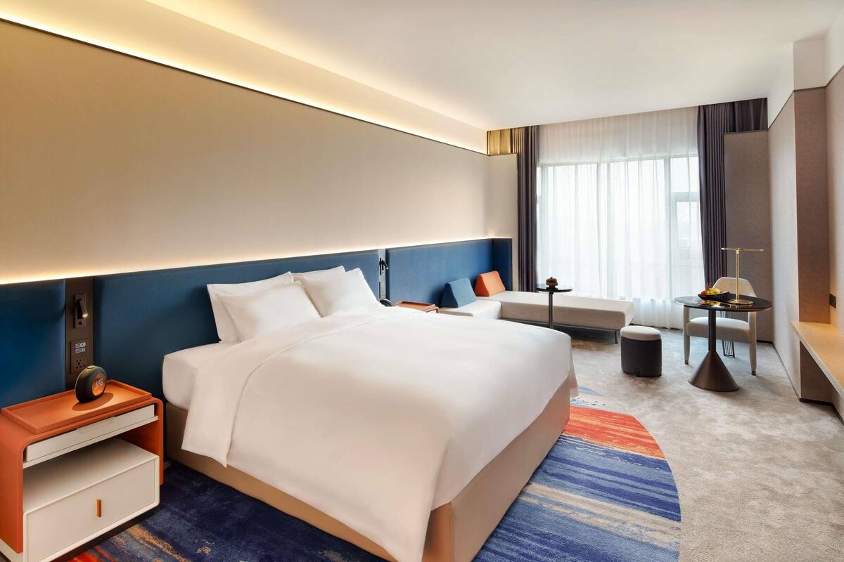 Superior Room, 1 King Bed