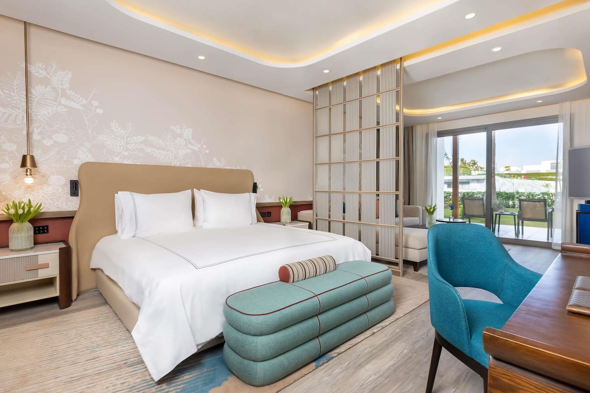 Premium Room Beach Side | Premium bedding, free minibar, in-room safe, blackout drapes