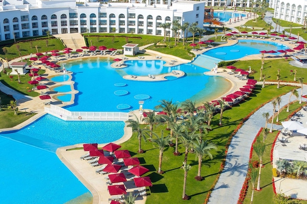 3 piscinas externas