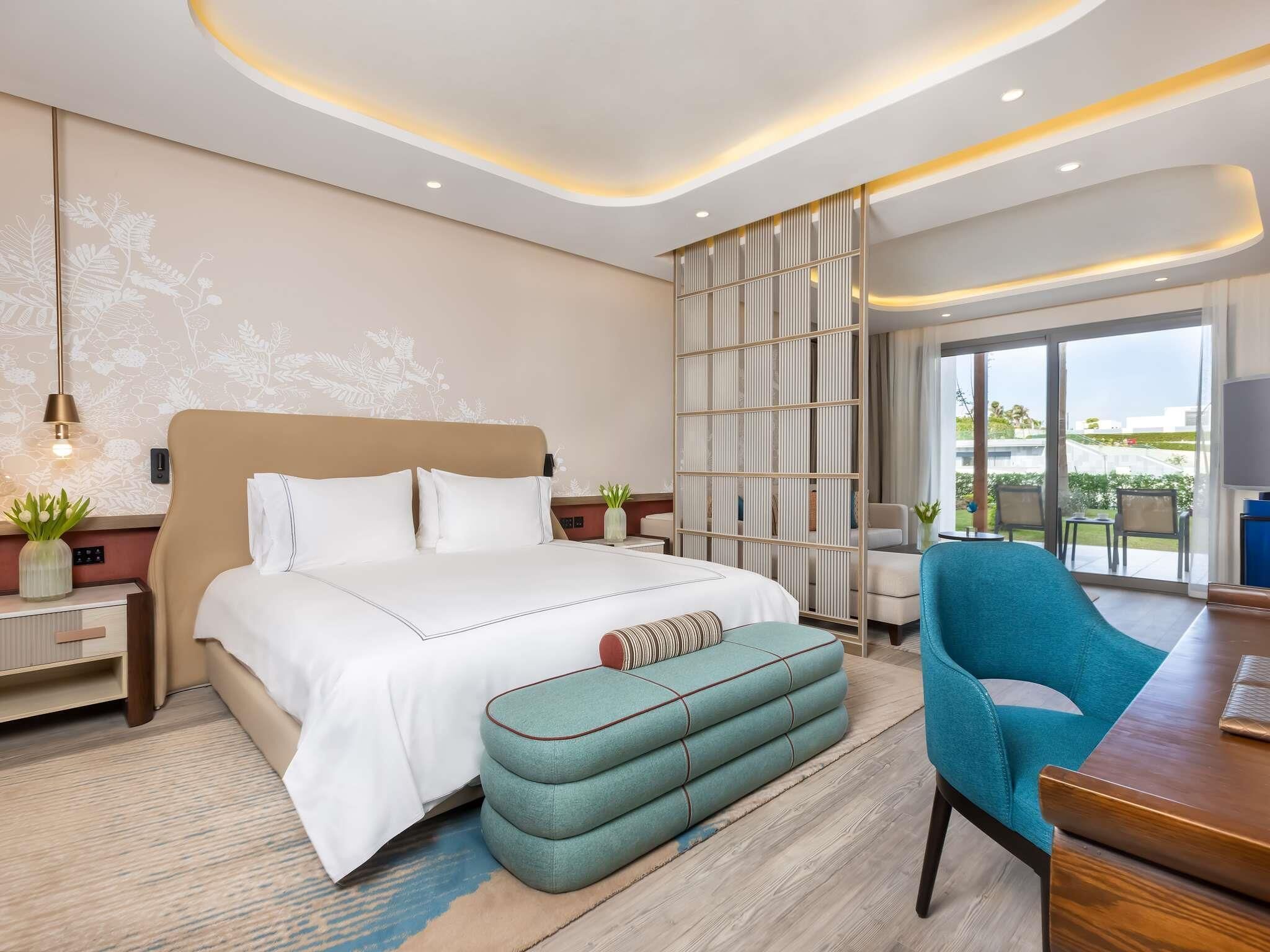 Premium Room Beach Side | Premium bedding, free minibar, in-room safe, blackout drapes