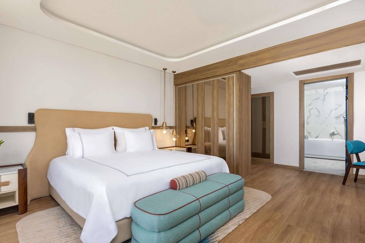 Ropa de cama de alta calidad y minibar con artículos gratuitos 