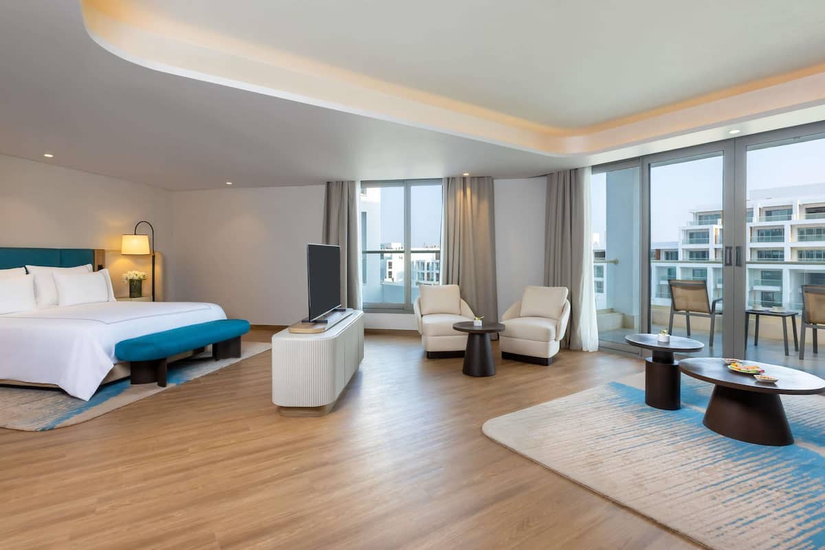 Junior Suite Beach Side | Sängtillbehör av högsta kvalitet och gratis produkter i minibar