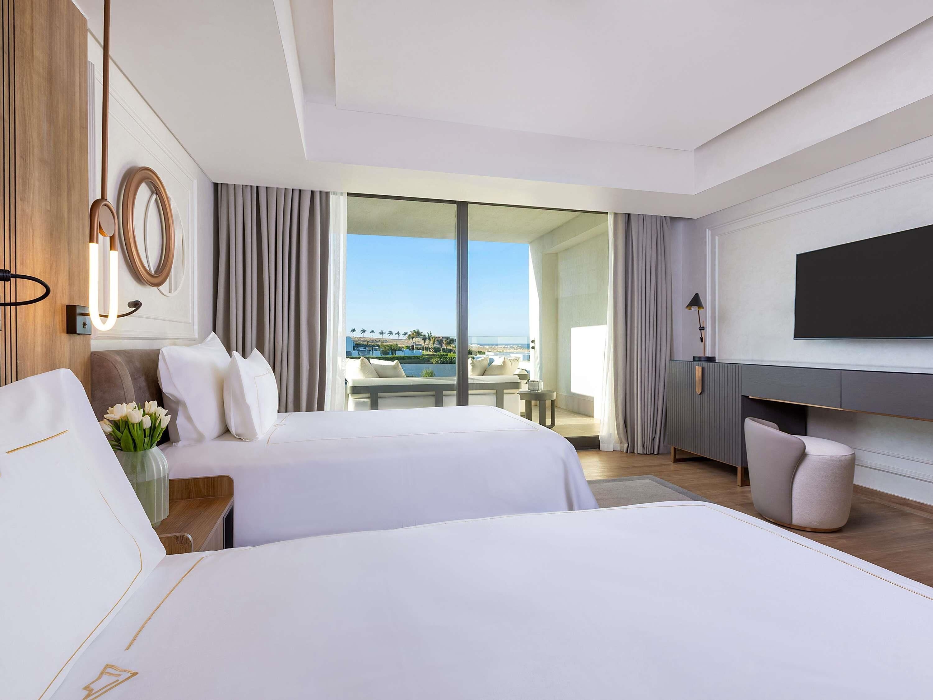 Presidential Suite Beach Side | Premium bedding, free minibar, in-room safe, blackout drapes