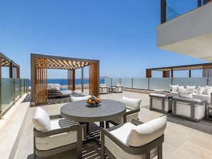 Roupas de cama premium, frigobar (abastecido com itens grátis)