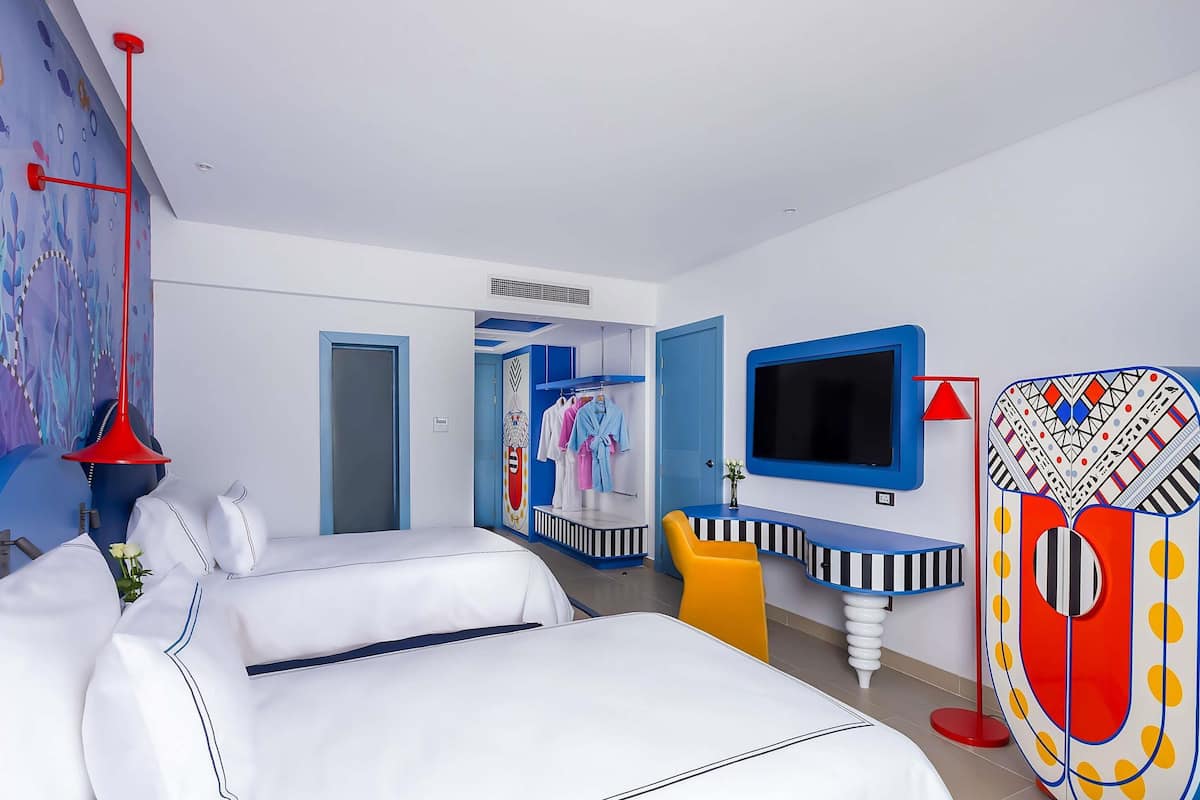 Chambre Supérieure, plusieurs lits | Literie de qualité supérieure, articles gratuits dans le mini-bar