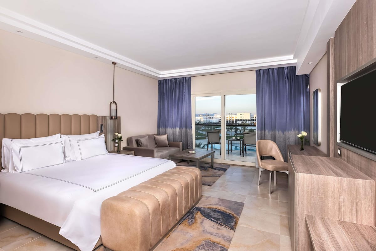 Rom – superior, 1 dobbeltseng | Sengetøy av topp kvalitet, minibar (inkludert) og safe på rommet