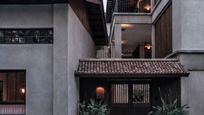 Front of property - Hangzhou West Lake Anyu Hotel (Hangzhou)