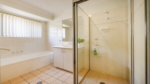 Douche, papier toilette