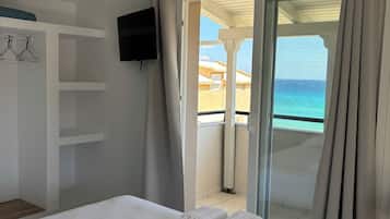 Studio Comfort, 1 Tempat Tidur Queen, balkon, pemandangan laut | Setrika/meja setrika, tempat tidur bayi gratis, dan Wi-Fi gratis