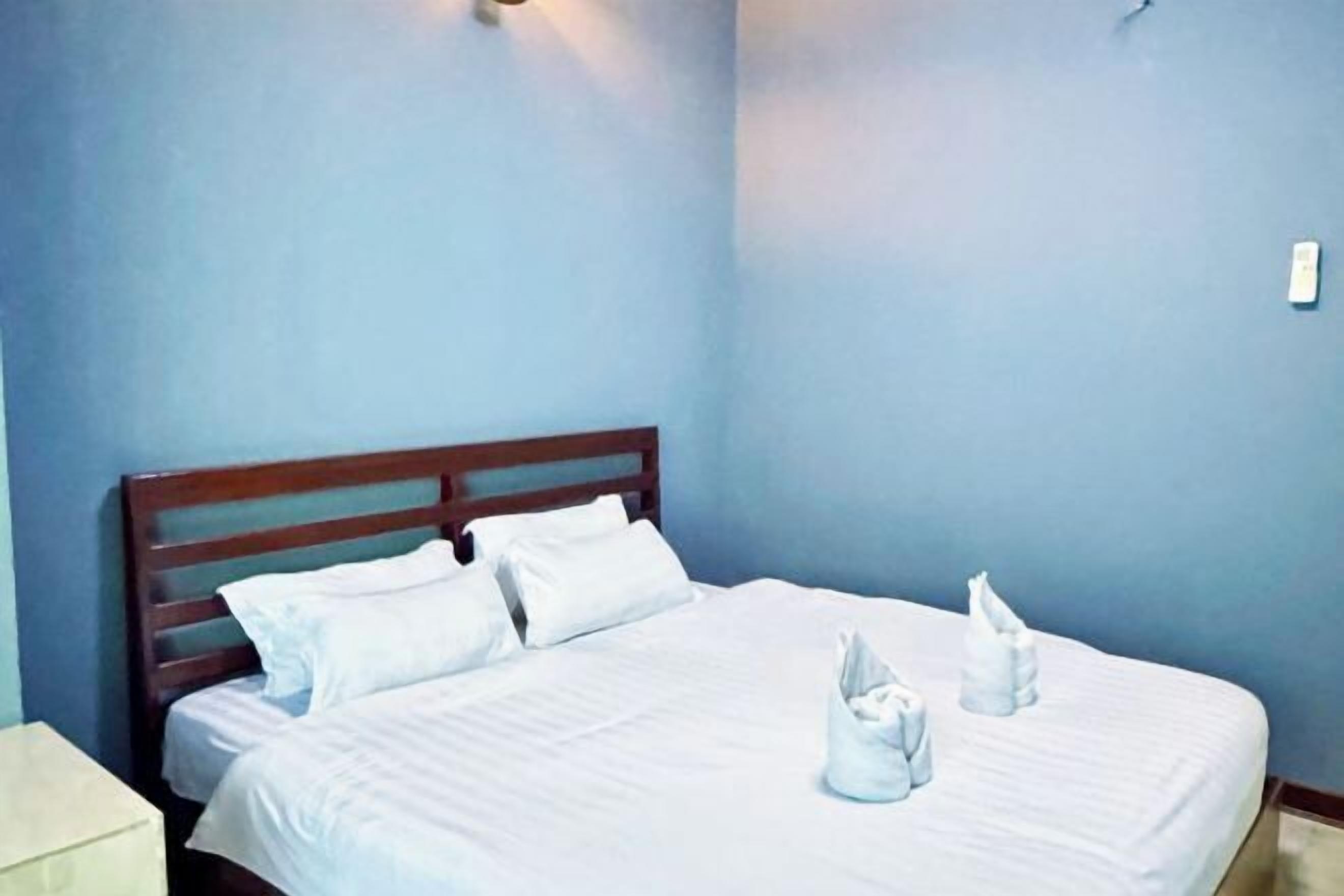 特色装修、特色家居、办公桌、隔音