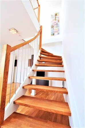 Interior - Bright Duplex Danube Canal (Vienna)