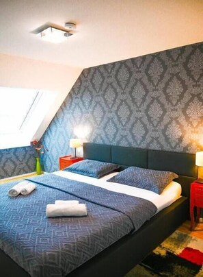 1 bedroom, iron/ironing board, WiFi, bed sheets - Rooftop Apartment for 6, AC, Terrace, by Metro U3 (Vienna)