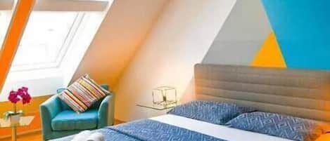 Tabla de planchar con plancha, wifi, ropa de cama