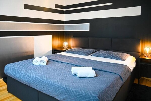3 bedrooms, iron/ironing board, WiFi, bed sheets