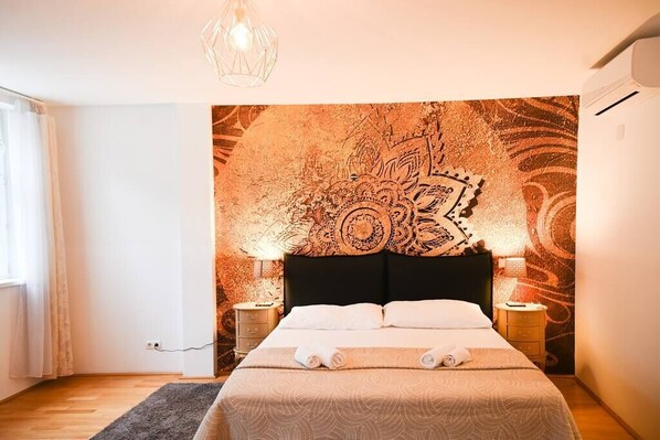 2 bedrooms, iron/ironing board, WiFi, bed sheets