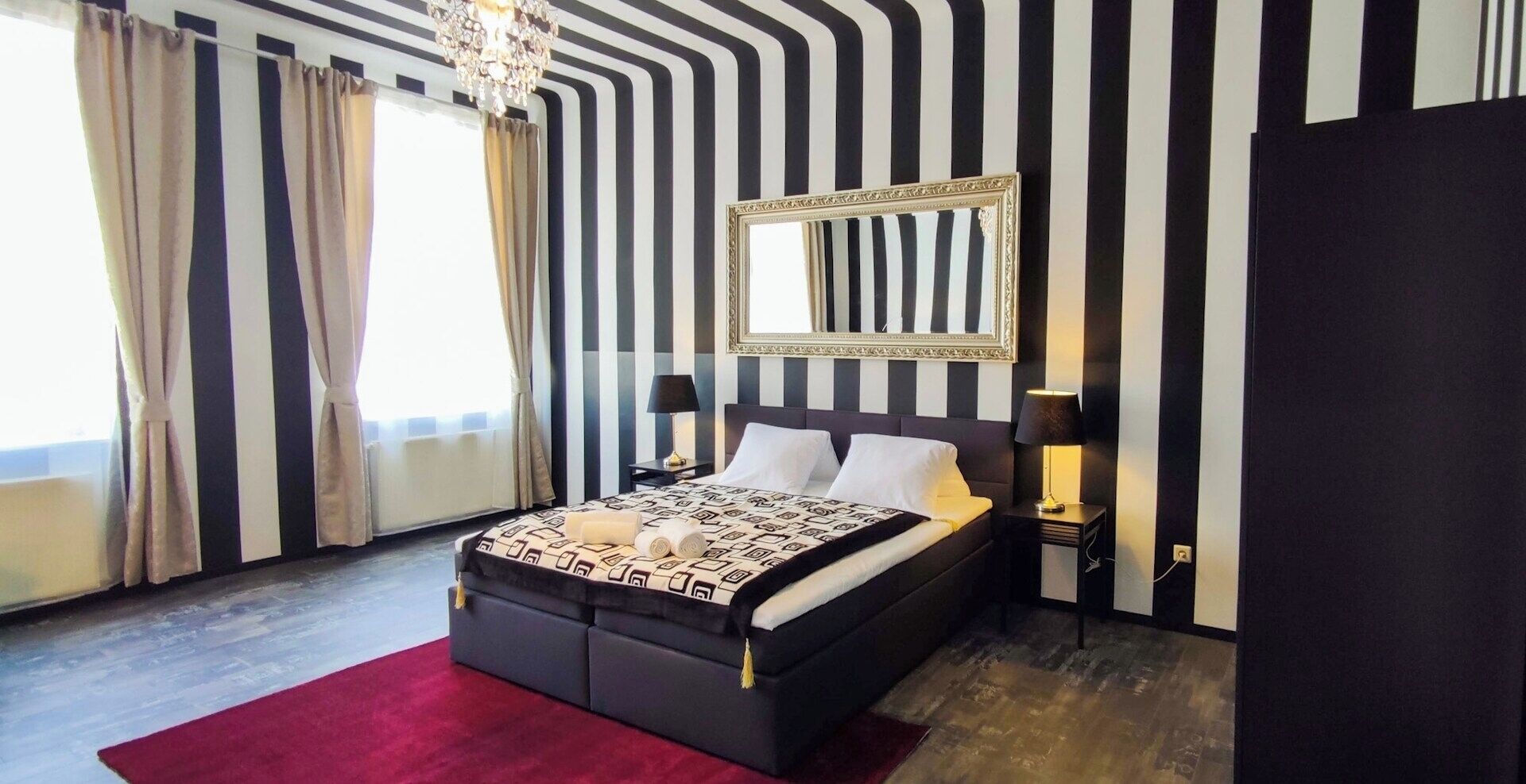 1 slaapkamer, een strijkplank/strijkijzer, wifi, beddengoed