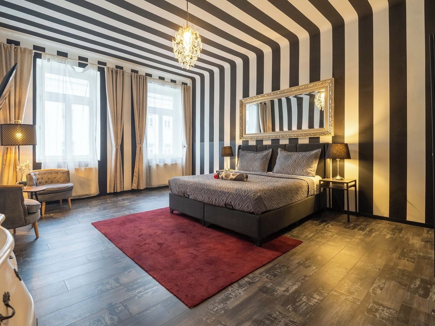 1 dormitorio, tabla de planchar con plancha, wifi y ropa de cama