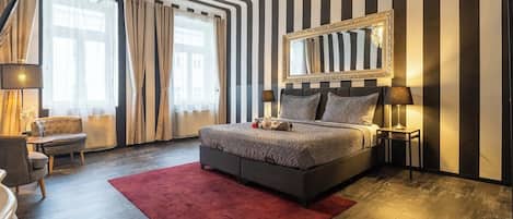 1 dormitorio, tabla de planchar con plancha, wifi y ropa de cama