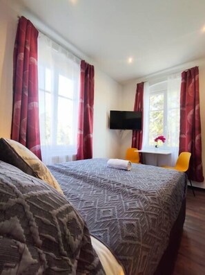 Iron/ironing board, WiFi