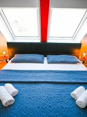 2 chambres, fer et planche à repasser, Wi-Fi, draps fournis