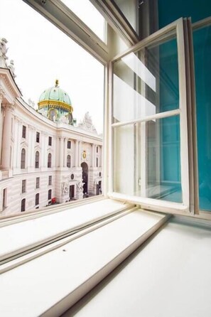 Unclassified image, 3 of 37, button - Royal Residence Hofburg (Vienna)