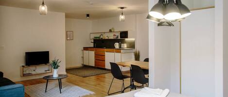 Desk, free WiFi, bed sheets