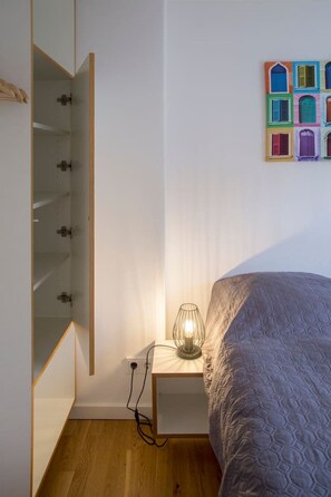 3 bedrooms, desk, free WiFi, bed sheets