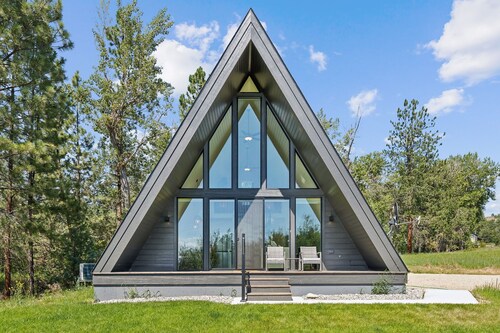 Modern A-frame in the heart of the Bitterroot Valley!