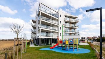 Children’s play area – outdoor