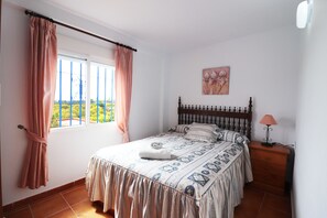 3 soverom, strykejern/-brett, wi-fi (inkludert) og sengetøy