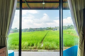 Standard Double Room | Free WiFi, bed sheets - TwoSpaces Living at deRos Resort & Cafe, Bogor (Ciawi)