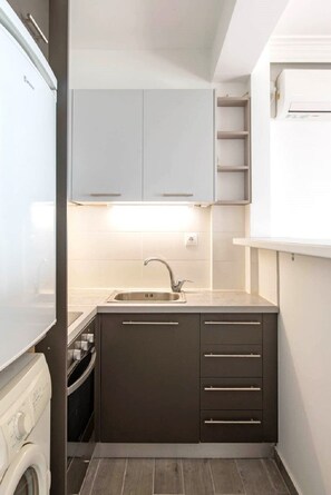 Coffee/tea maker, fridge, oven, stovetop - Outstanding seaview studio in Athenian Riviera (Paleo Faliro)