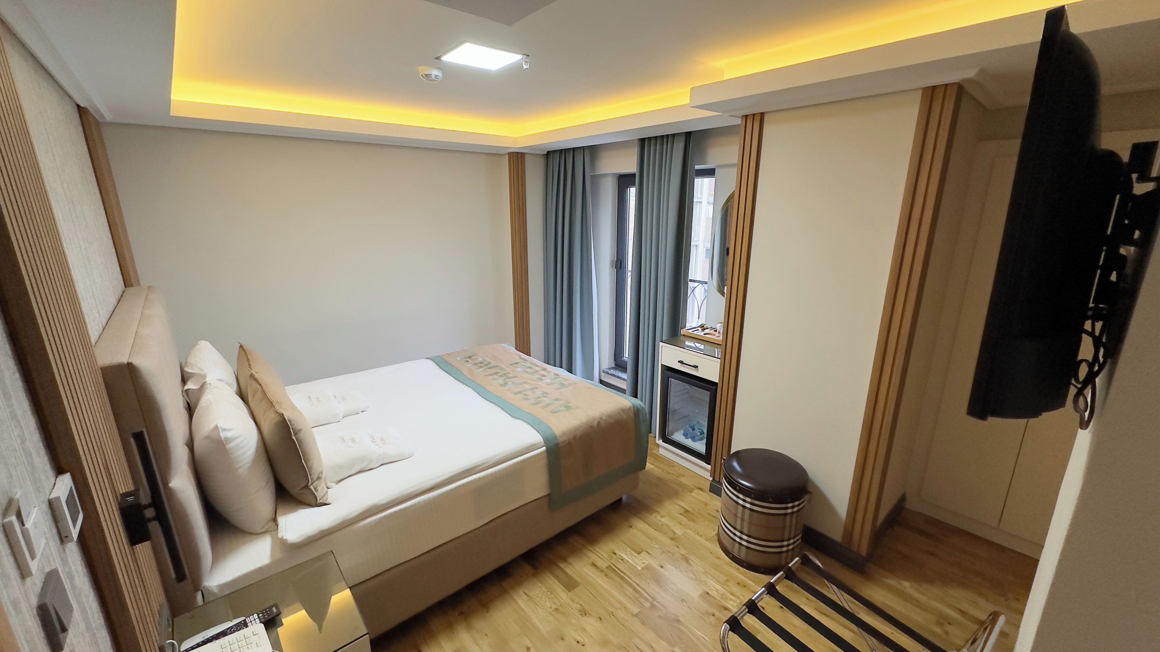 Premium bedding, minibar, in-room safe, soundproofing
