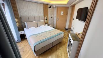 Premium bedding, minibar, in-room safe, soundproofing